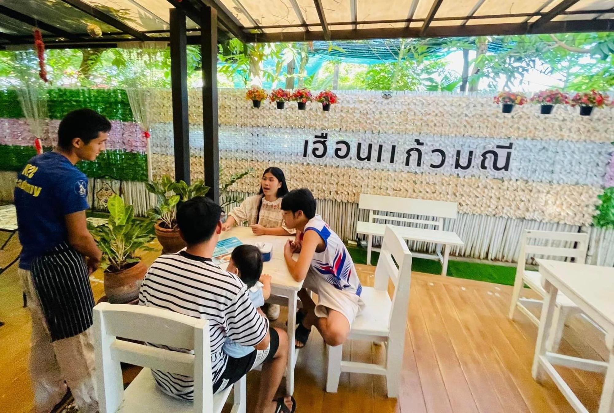 I Am Cottage เฮือนแก้วมณี Nakhon Pathom Exterior photo