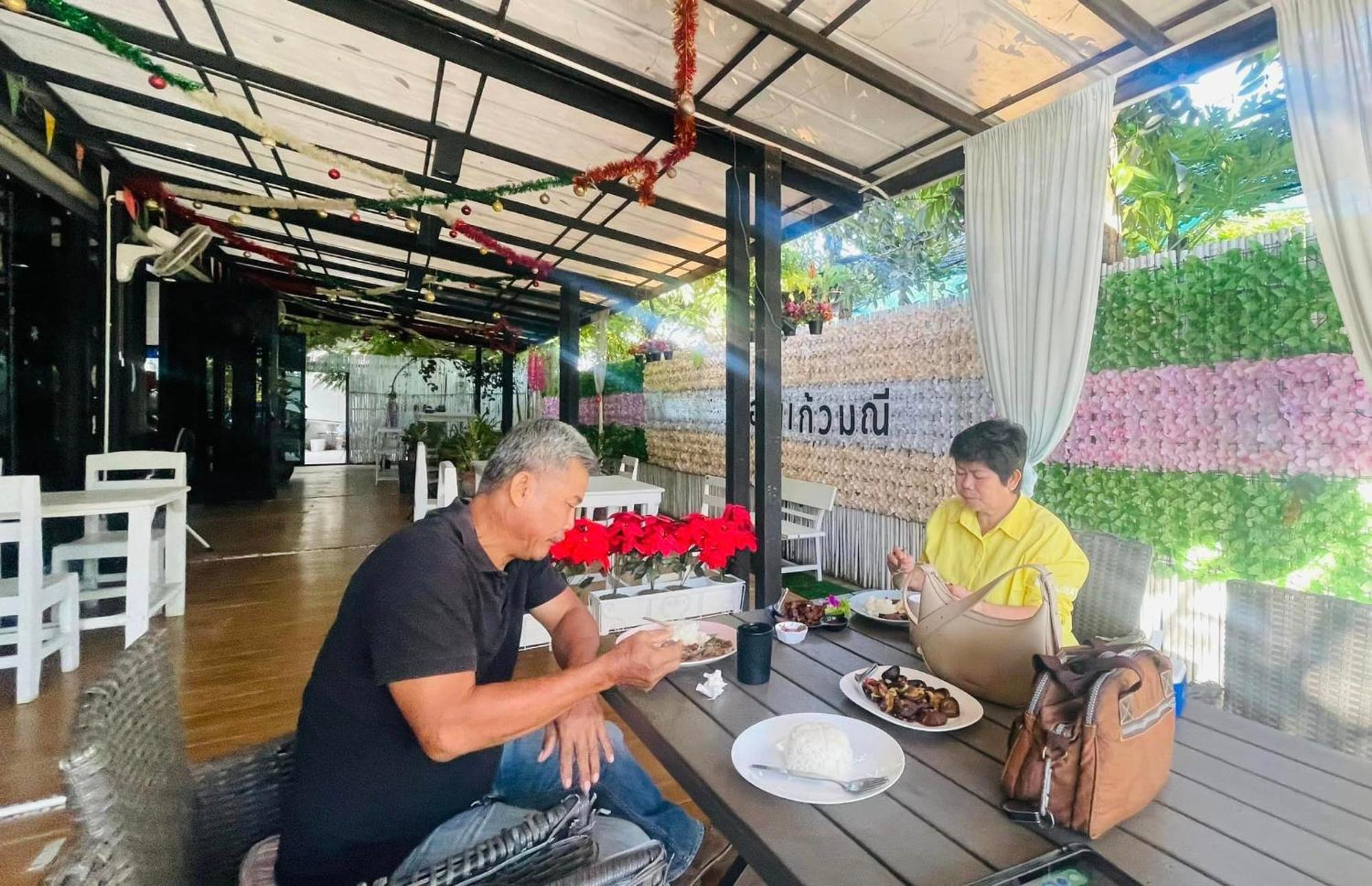 I Am Cottage เฮือนแก้วมณี Nakhon Pathom Exterior photo